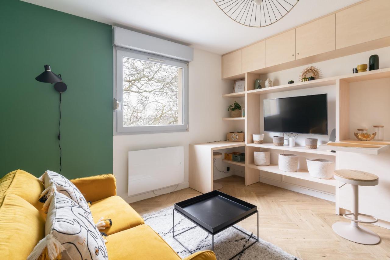 Studio Refait A Neuf Avec Parking En Bord De Loire Nantes Exterior photo